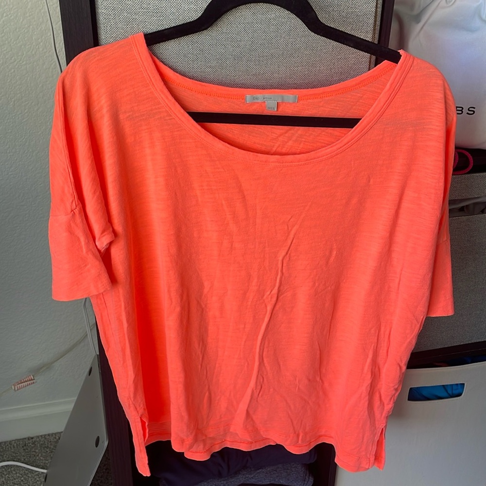 Cropped neon orange tshirt
